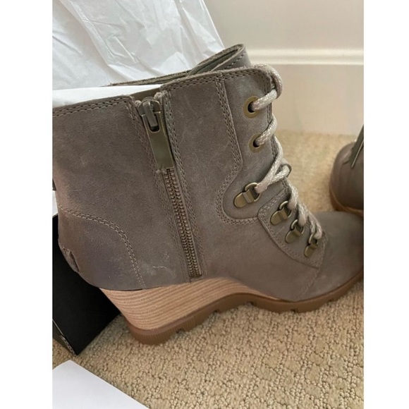 New SOREL Women's Joan Uptown Lace Bootie — Waterproof Leather Wedge Boots Khaki - Picture 3 of 4